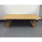 ナチュラル色のウッド製ローテーブル